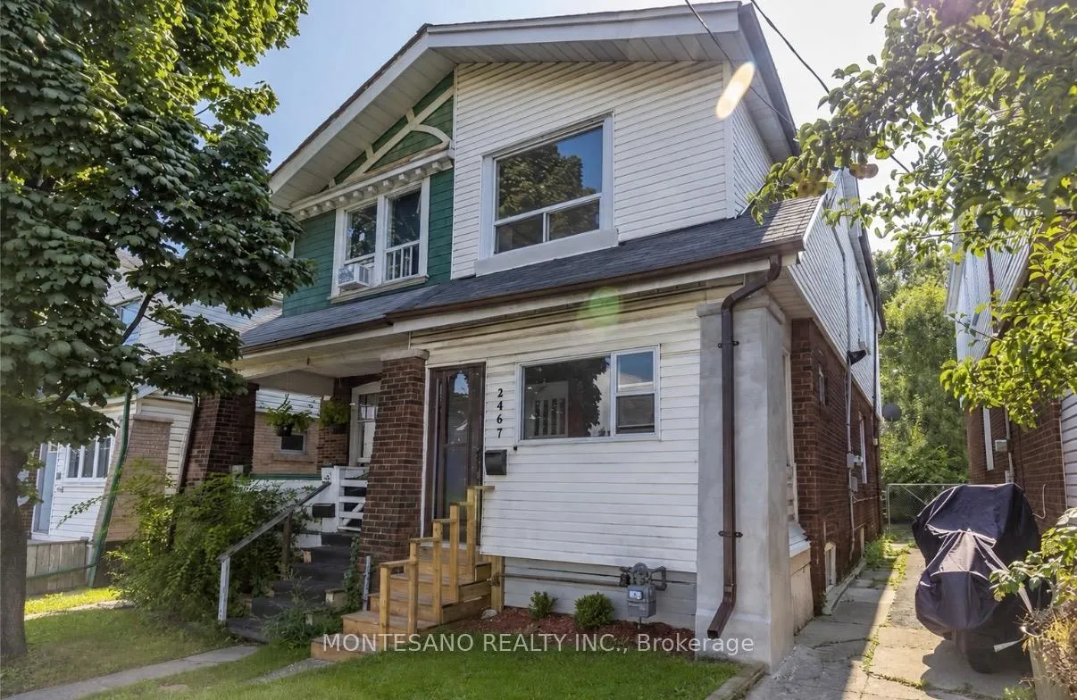 Photo 1 of 2467 Gerrard Street E, Toronto, East End-Danforth — HOMEH