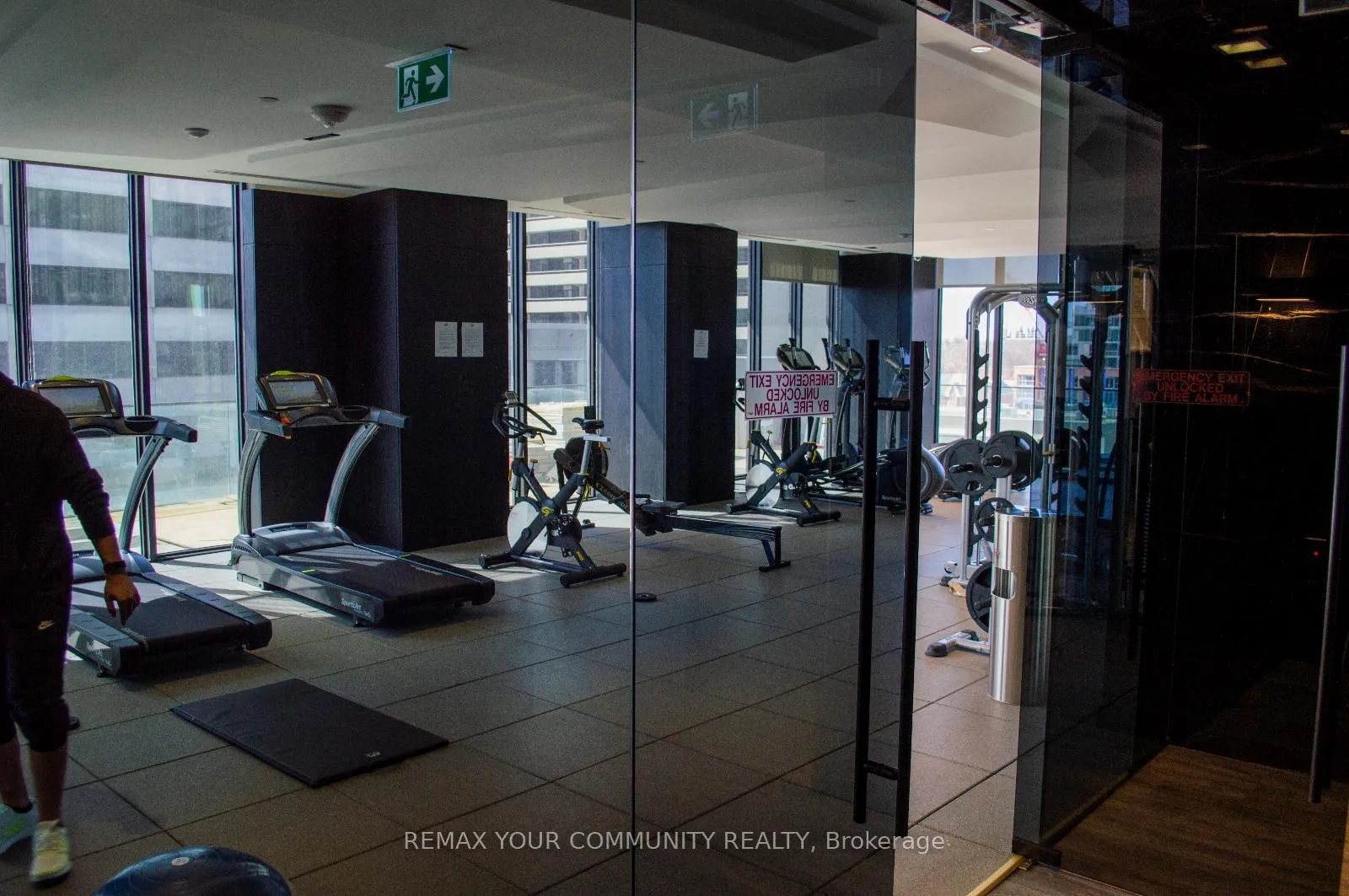Photo 6 of Unit 3709, 8 Eglinton Avenue E, Toronto, Yonge-Eglinton — HOMEH