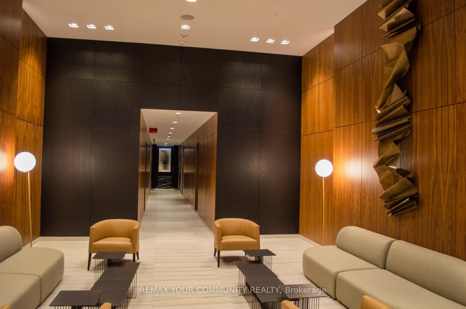 Photo 8 of Unit 3709, 8 Eglinton Avenue E, Toronto, Yonge-Eglinton — HOMEH