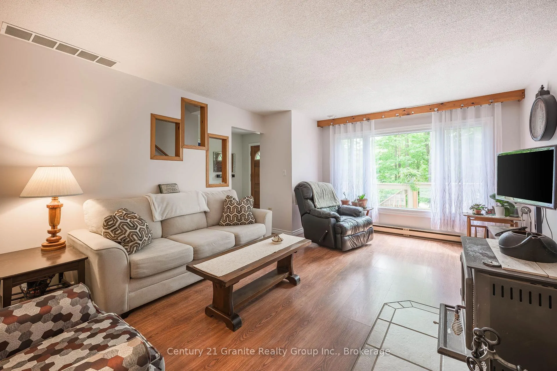 Photo 5 of 267 Riverside Drive, Dysart et al, Dysart — HOMEH