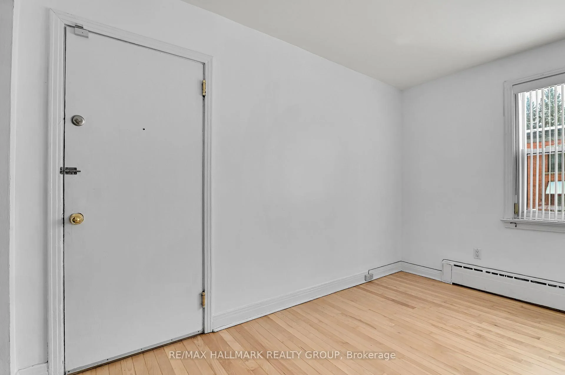 Photo 4 of Unit Unit 2, 55 Ivy Crescent, Ottawa, Lindenlea — HOMEH