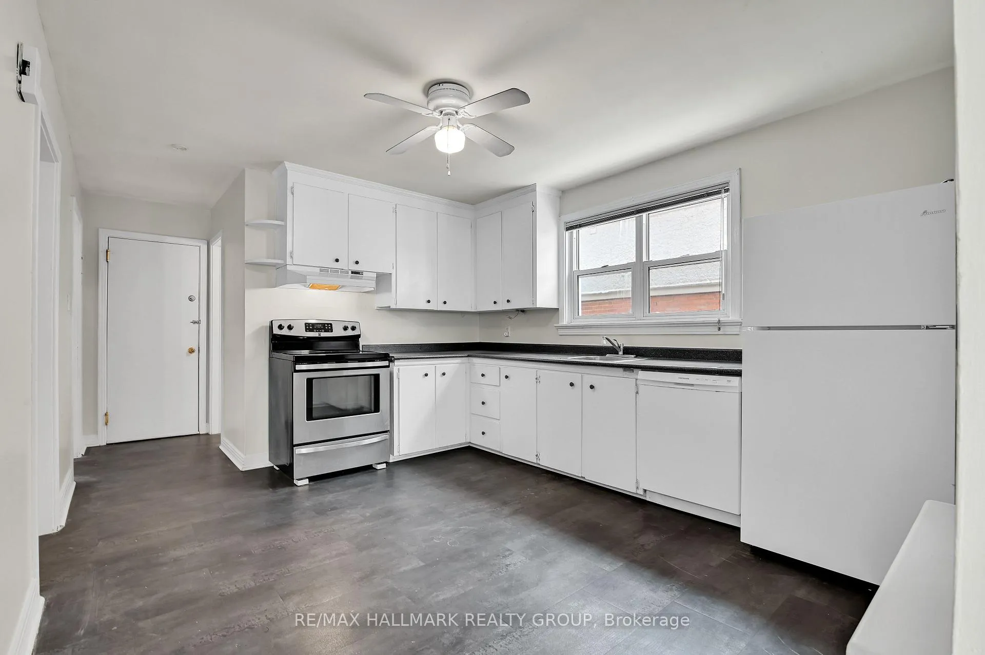 Photo 11 of Unit Unit 2, 55 Ivy Crescent, Ottawa, Lindenlea — HOMEH