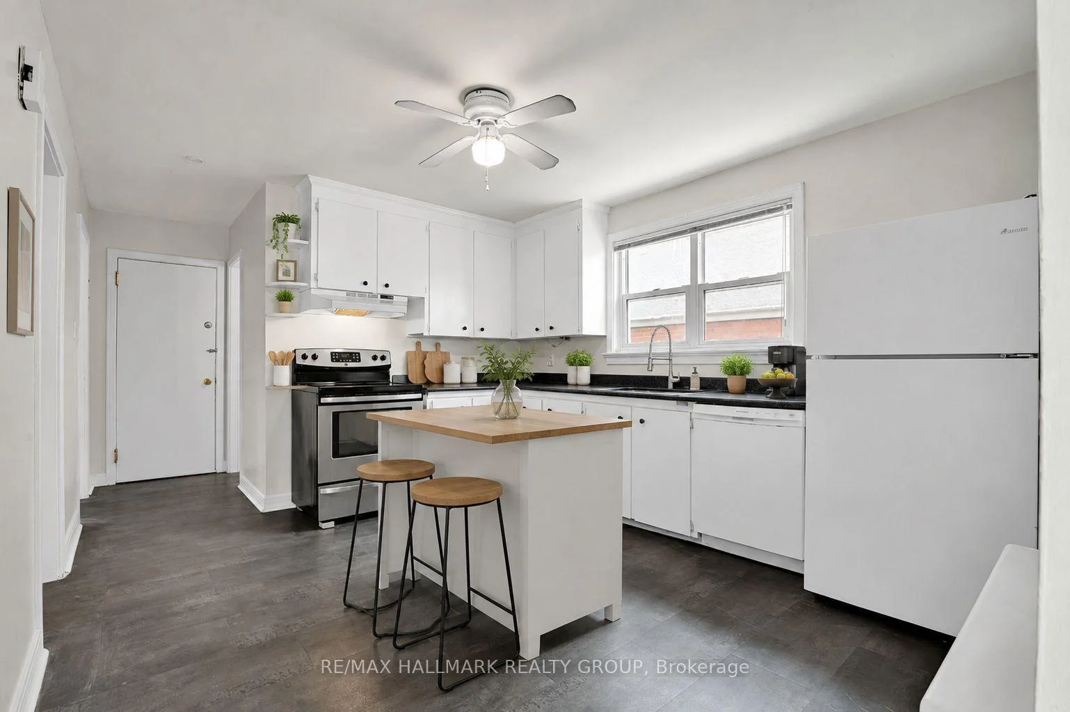 Photo 14 of Unit Unit 2, 55 Ivy Crescent, Ottawa, Lindenlea — HOMEH