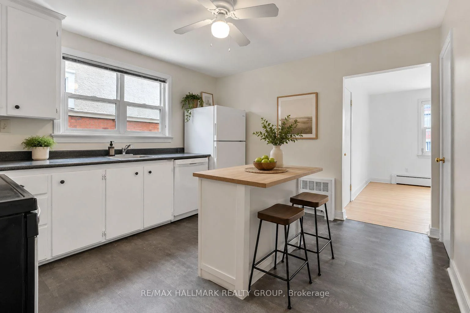 Photo 16 of Unit Unit 2, 55 Ivy Crescent, Ottawa, Lindenlea — HOMEH
