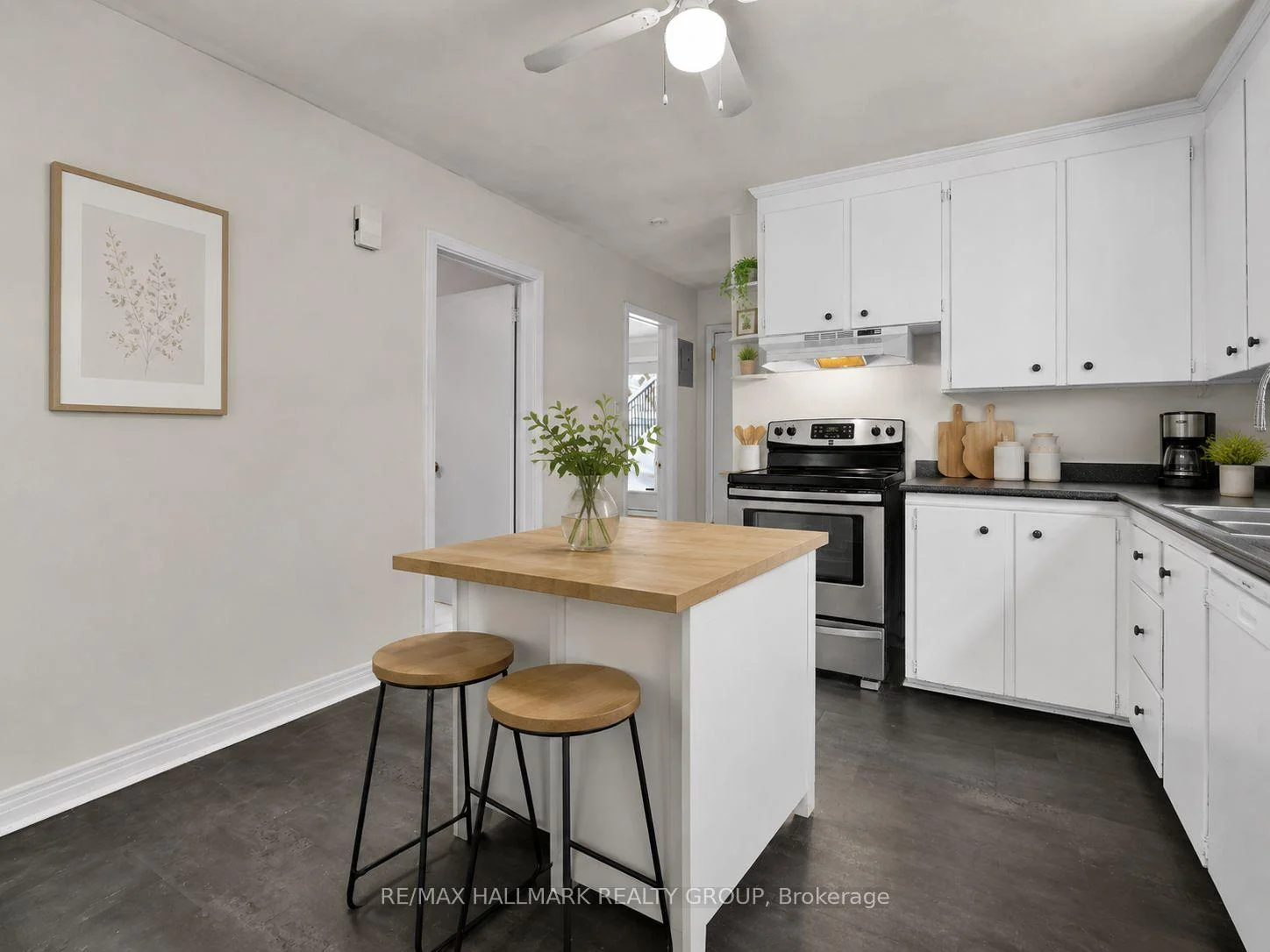 Photo 19 of Unit Unit 2, 55 Ivy Crescent, Ottawa, Lindenlea — HOMEH