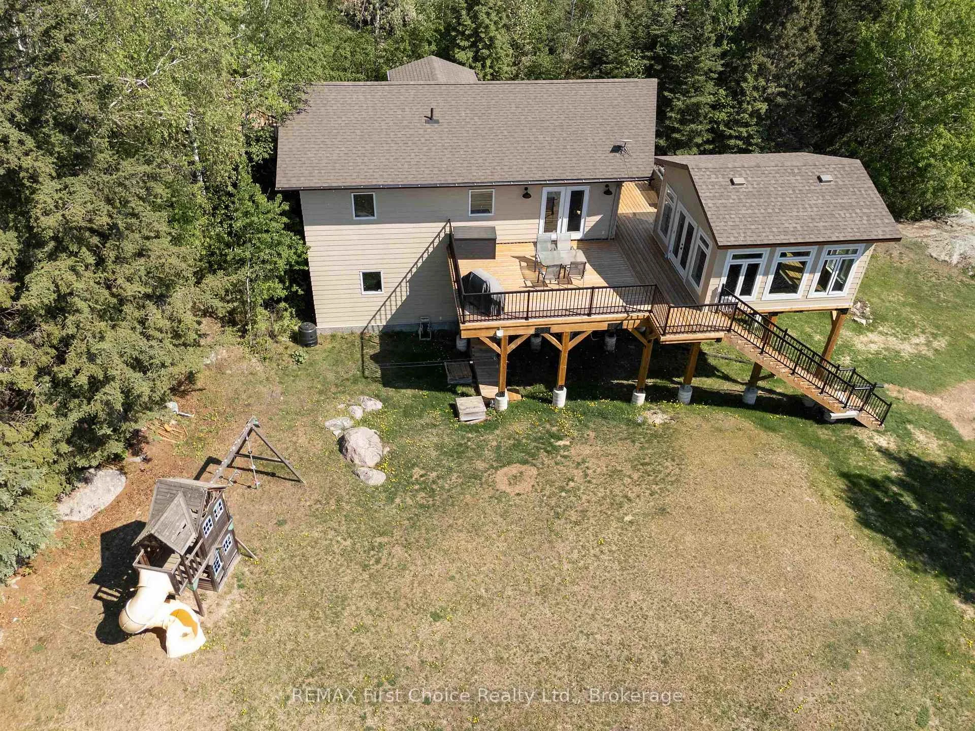Photo 6 of 220D Phantom Drive, Kenora, Keewatin — HOMEH