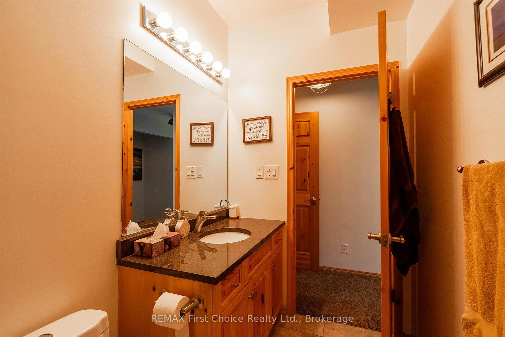 Photo 25 of 220D Phantom Drive, Kenora, Keewatin — HOMEH