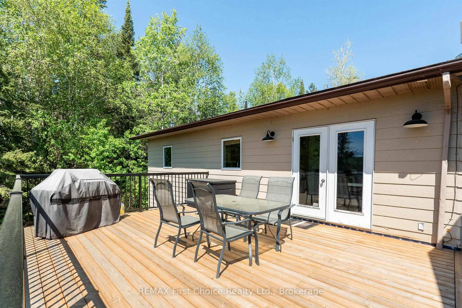 Photo 38 of 220D Phantom Drive, Kenora, Keewatin — HOMEH