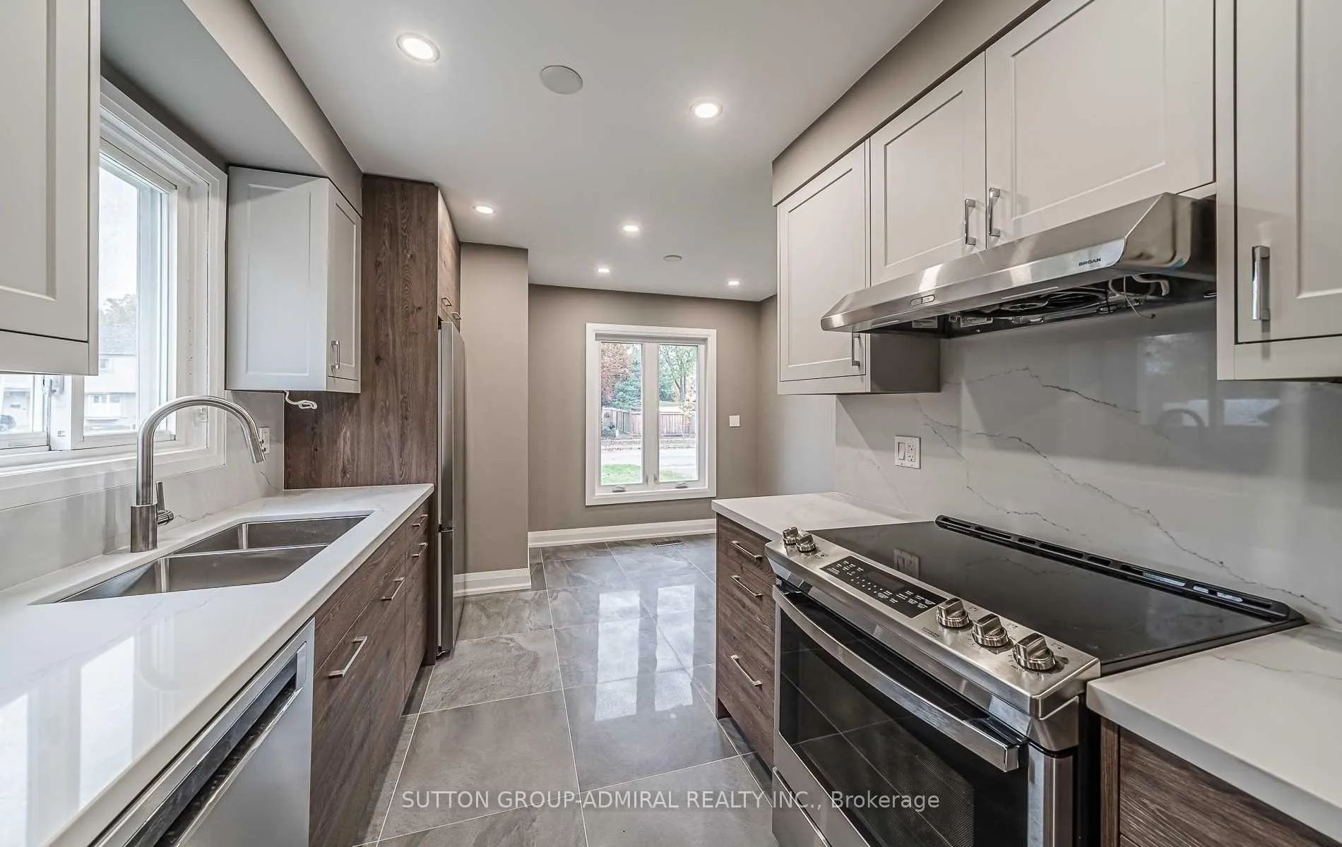 Photo 6 of 23 Springburn Crescent, Aurora, Aurora Highlands — HOMEH