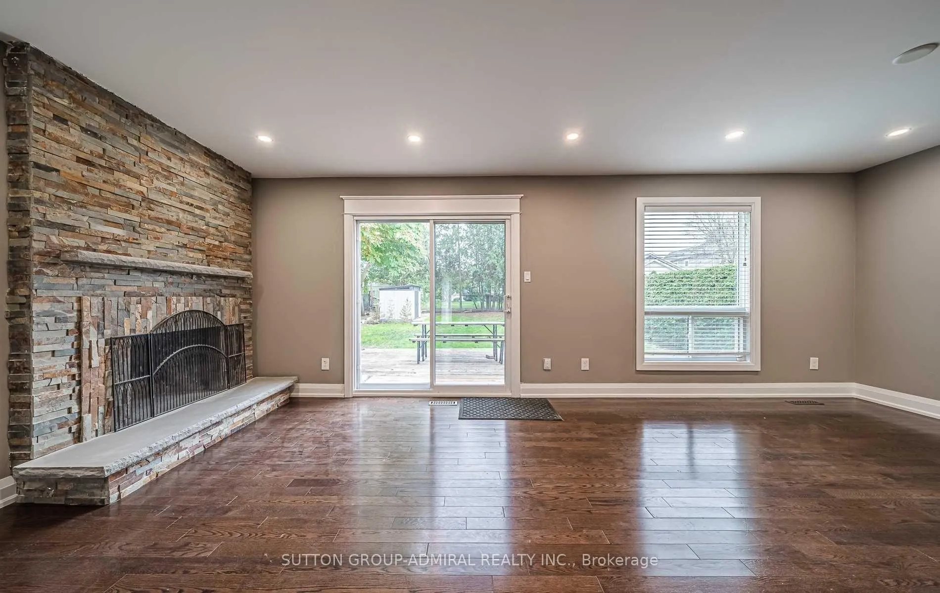 Photo 7 of 23 Springburn Crescent, Aurora, Aurora Highlands — HOMEH