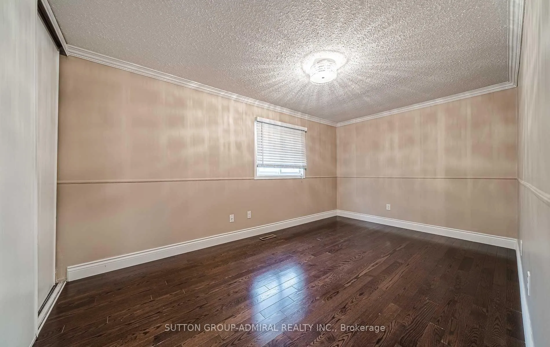 Photo 12 of 23 Springburn Crescent, Aurora, Aurora Highlands — HOMEH