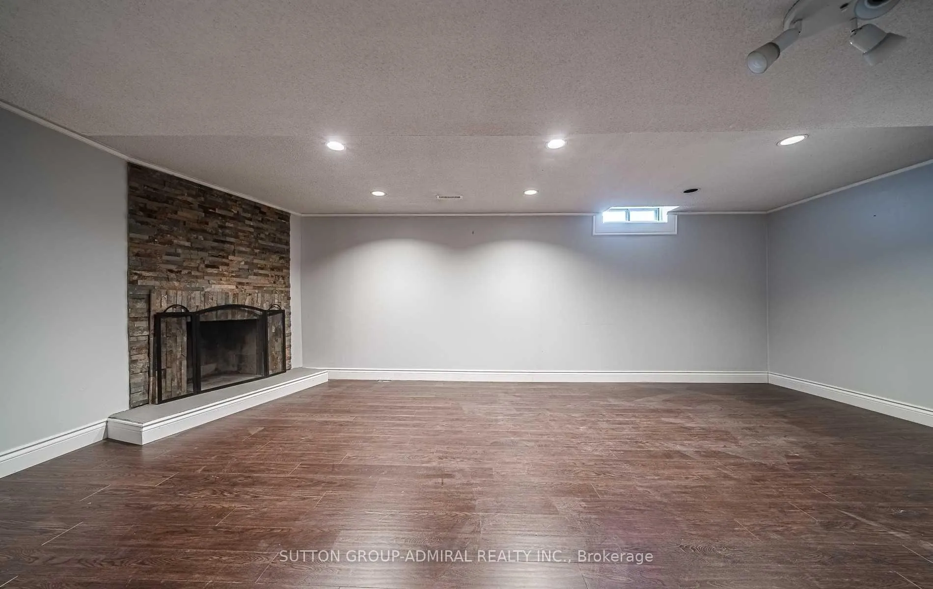 Photo 15 of 23 Springburn Crescent, Aurora, Aurora Highlands — HOMEH