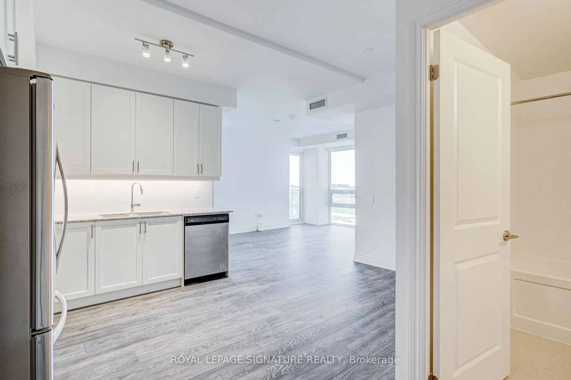 Photo 5 of Unit 513, 1050 Main Street E, Milton, Dempsey — HOMEH
