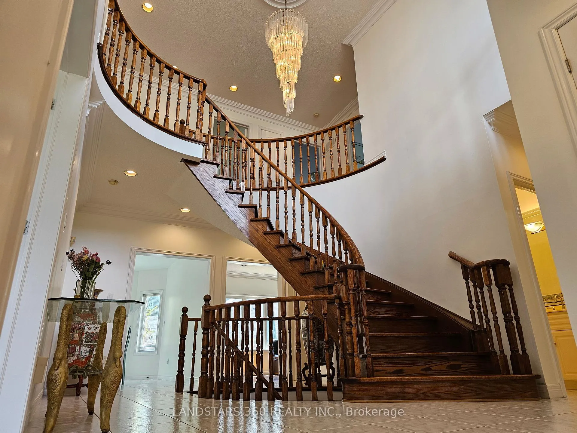 Photo 3 of 13 Edgecombe Court, Markham, Milliken Mills East — HOMEH