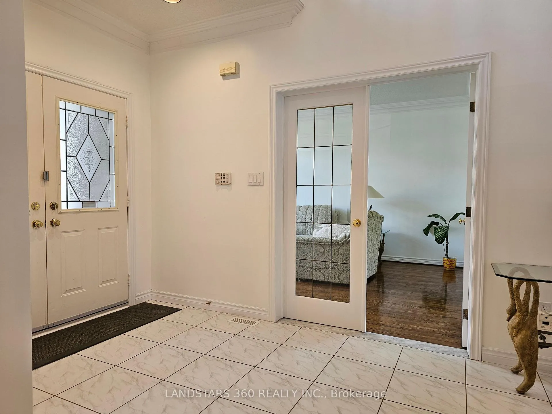 Photo 5 of 13 Edgecombe Court, Markham, Milliken Mills East — HOMEH