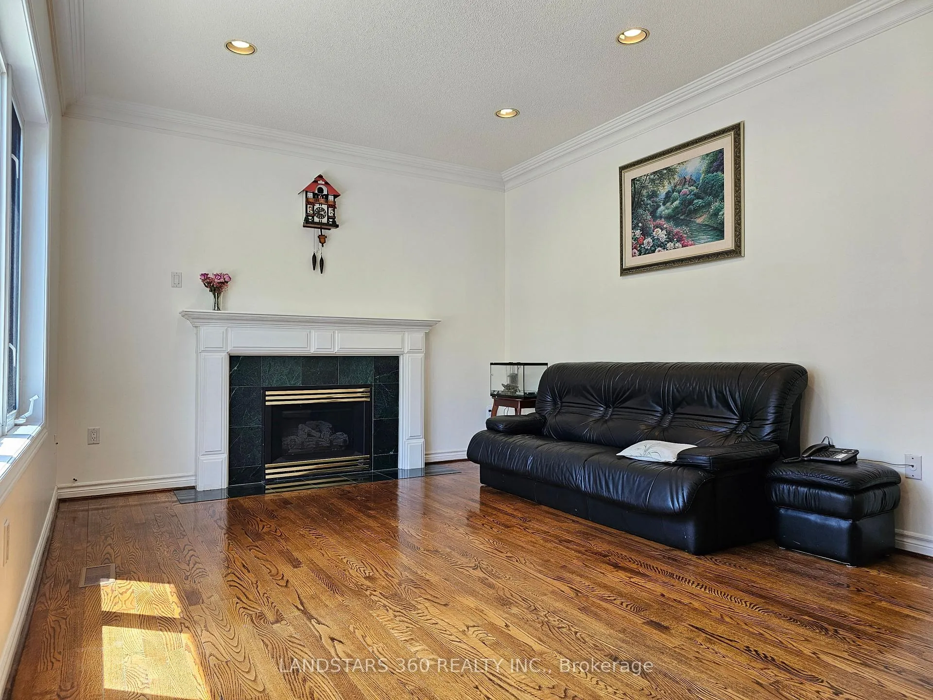 Photo 11 of 13 Edgecombe Court, Markham, Milliken Mills East — HOMEH