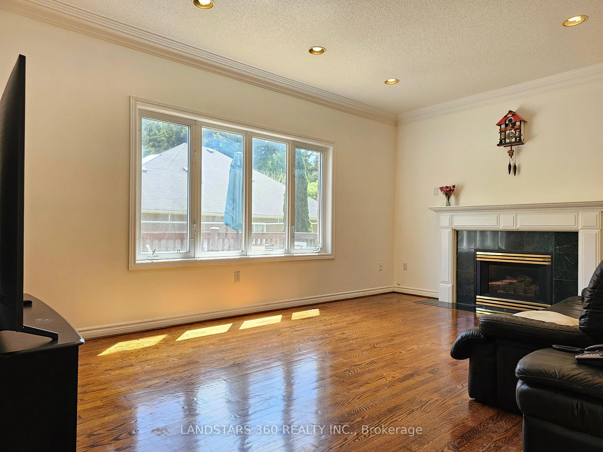 Photo 12 of 13 Edgecombe Court, Markham, Milliken Mills East — HOMEH