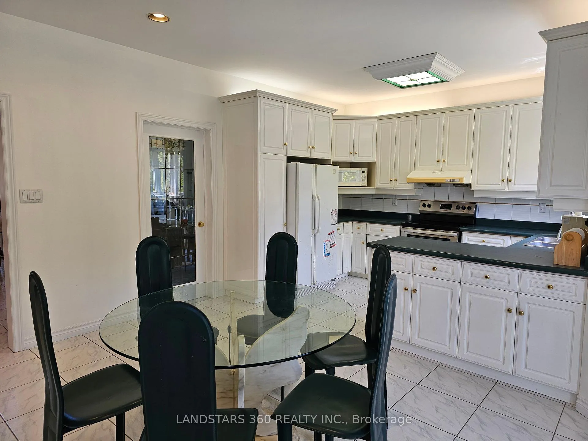 Photo 14 of 13 Edgecombe Court, Markham, Milliken Mills East — HOMEH