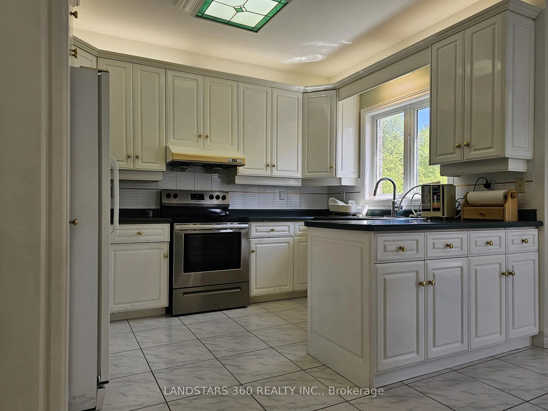 Photo 15 of 13 Edgecombe Court, Markham, Milliken Mills East — HOMEH