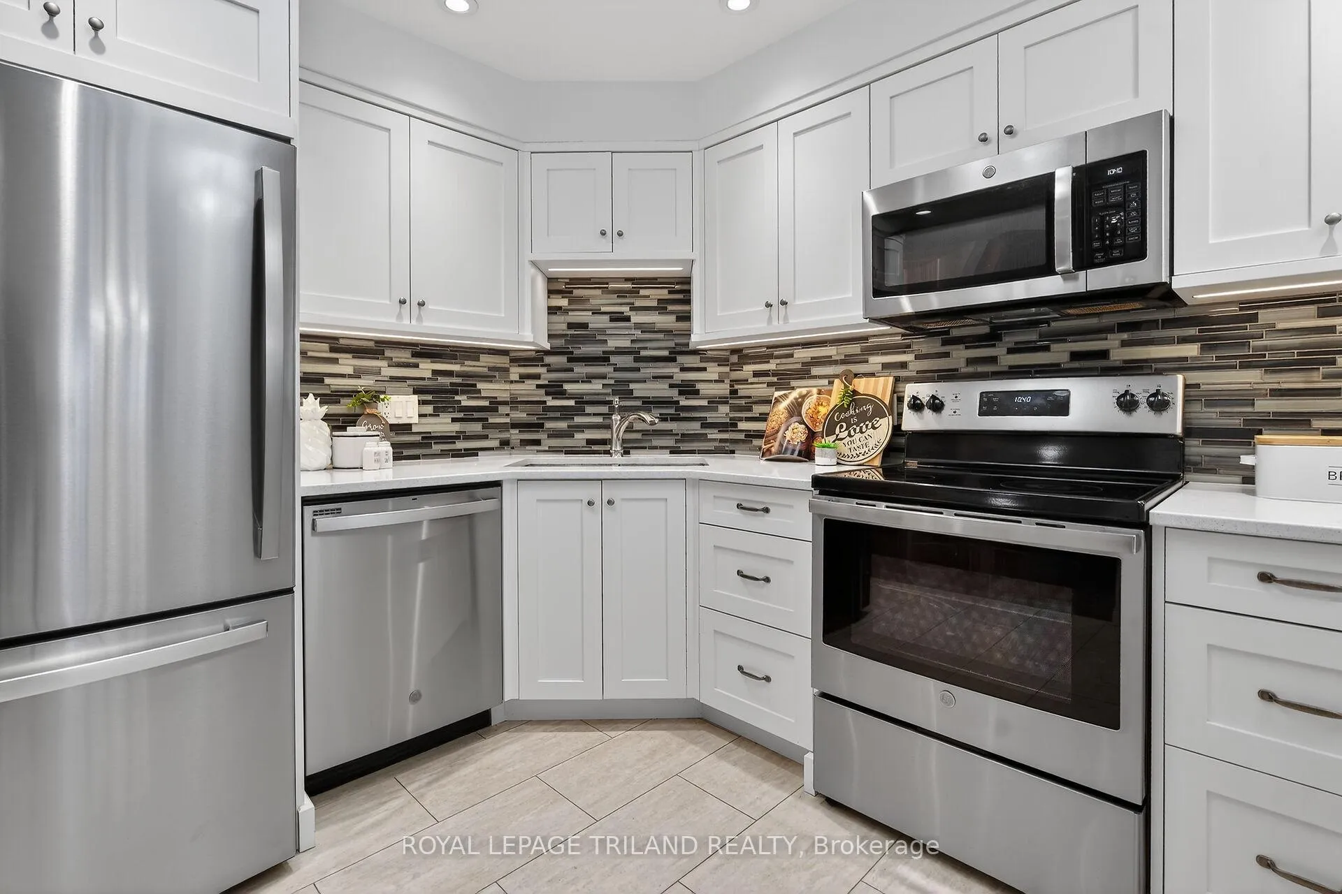 Photo 15 of Unit 14, 155 Killarney Road, London, North H — HOMEH