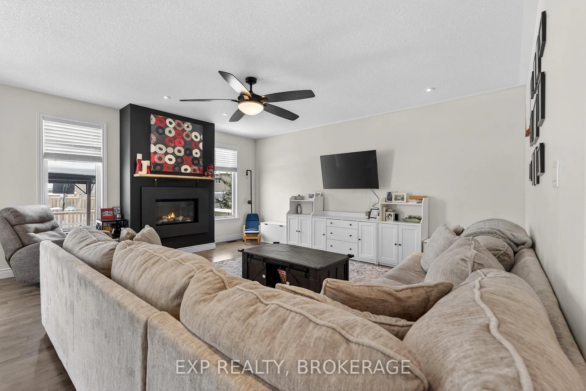 Photo 7 of 160 Mcdonough Crescent, Loyalist, Amherstview — HOMEH