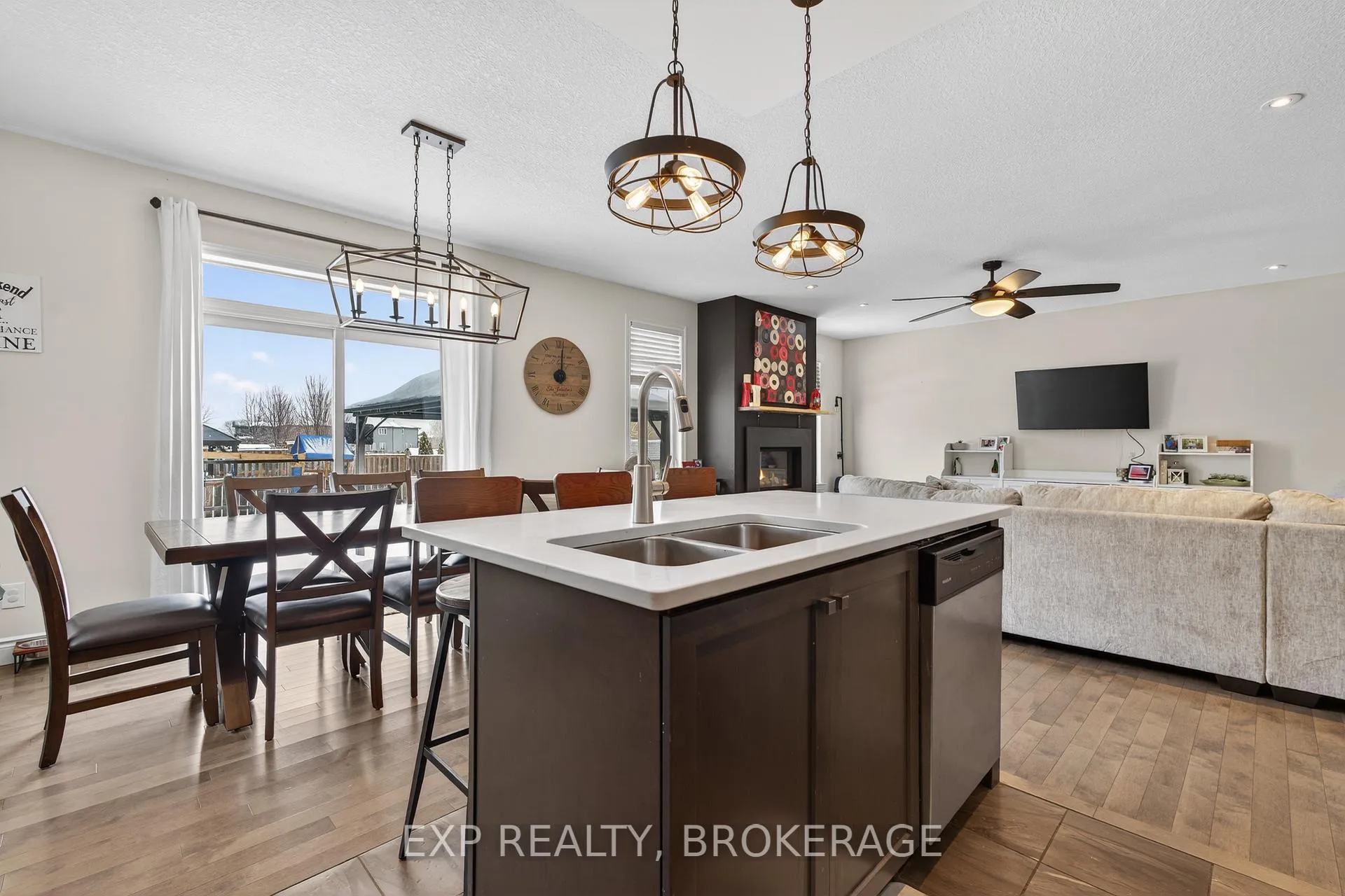 Photo 14 of 160 Mcdonough Crescent, Loyalist, Amherstview — HOMEH