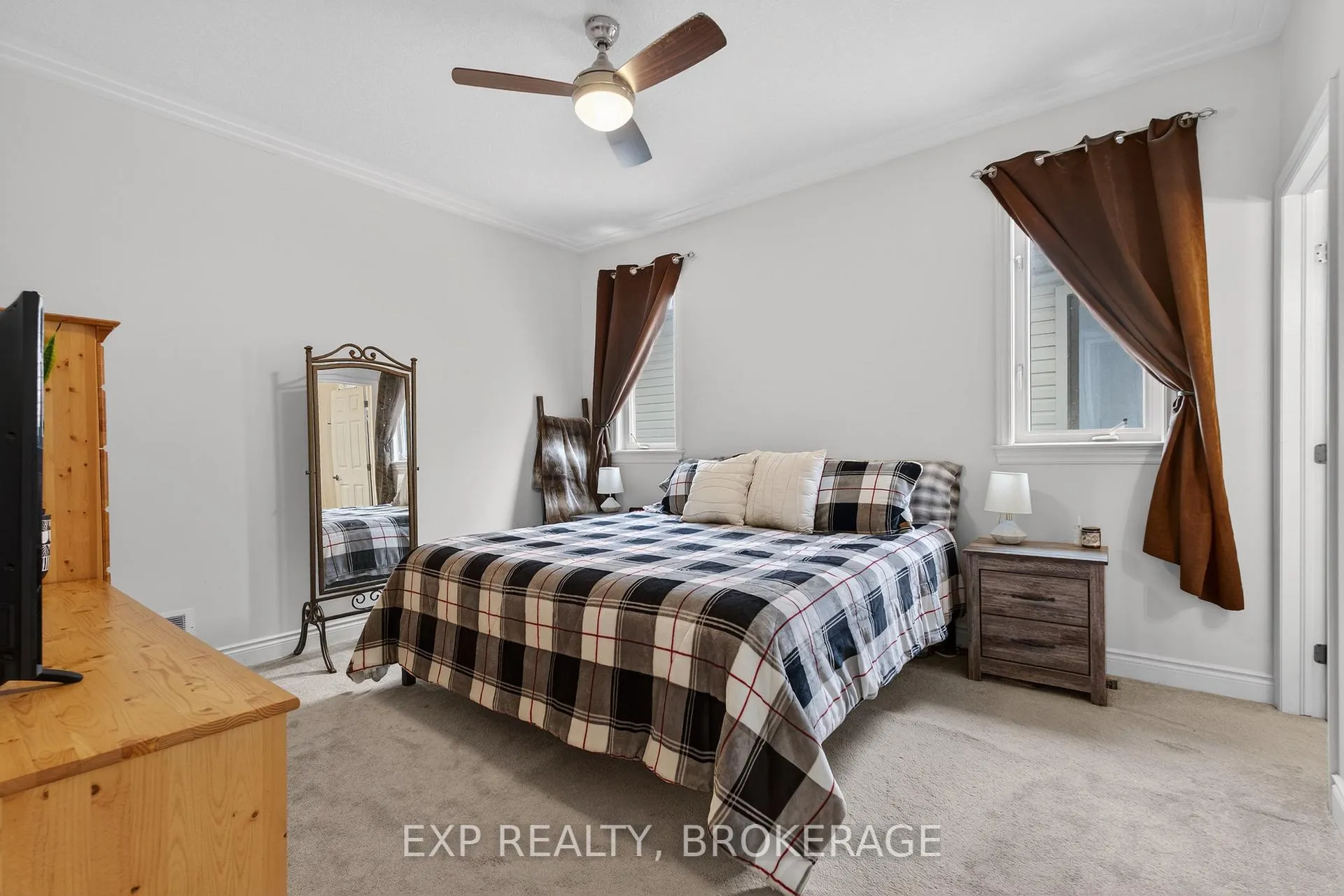 Photo 17 of 160 Mcdonough Crescent, Loyalist, Amherstview — HOMEH
