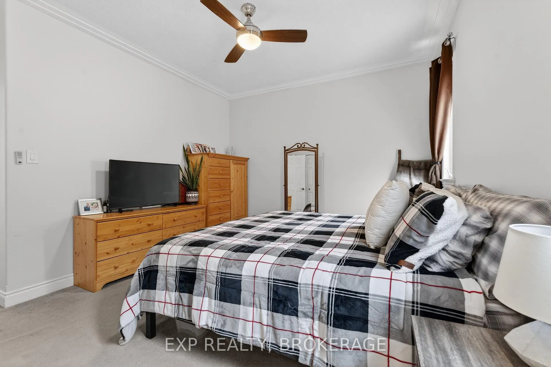 Photo 19 of 160 Mcdonough Crescent, Loyalist, Amherstview — HOMEH