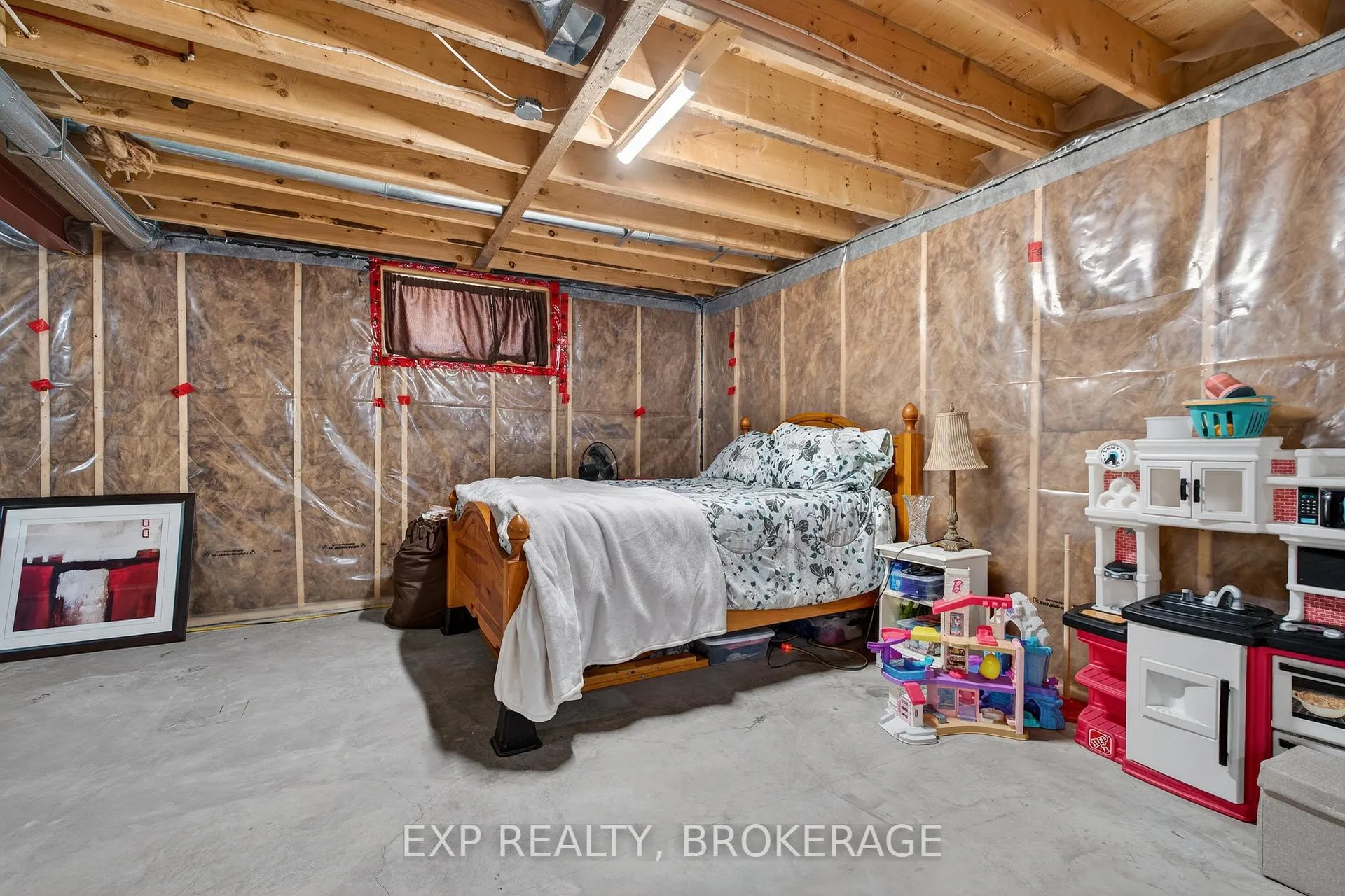 Photo 24 of 160 Mcdonough Crescent, Loyalist, Amherstview — HOMEH
