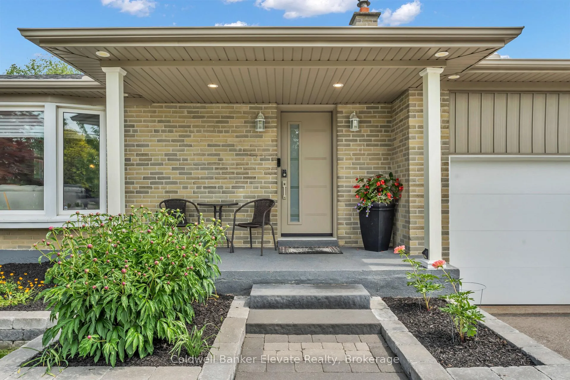 Photo 6 of 180 Rexway Drive, Halton Hills, Georgetown — HOMEH