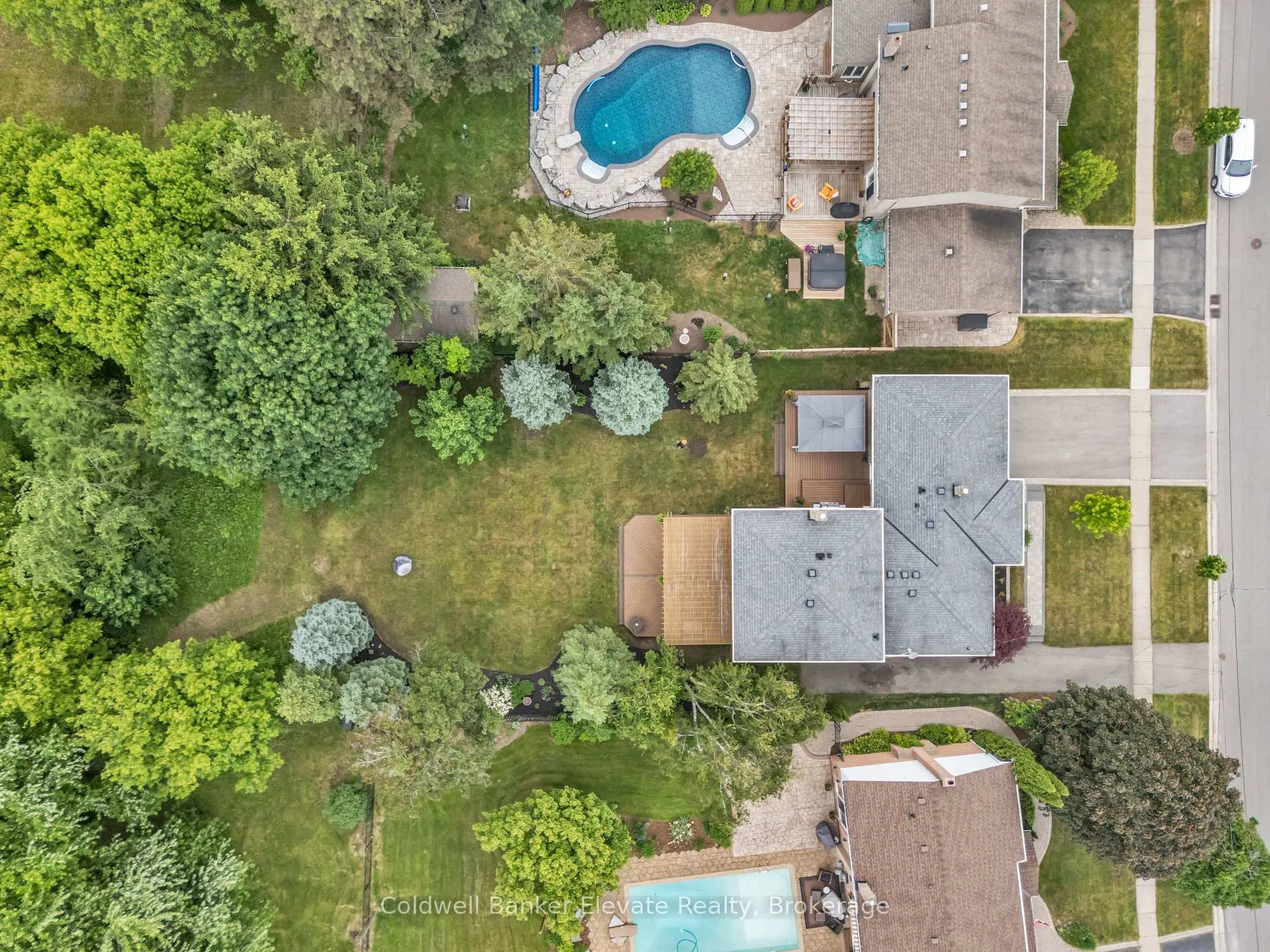 Photo 48 of 180 Rexway Drive, Halton Hills, Georgetown — HOMEH