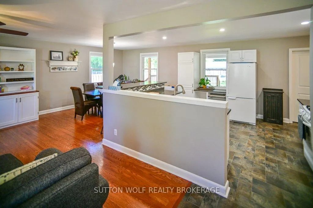 Photo 4 of 251 Front Street E, Strathroy-Caradoc, NE — HOMEH