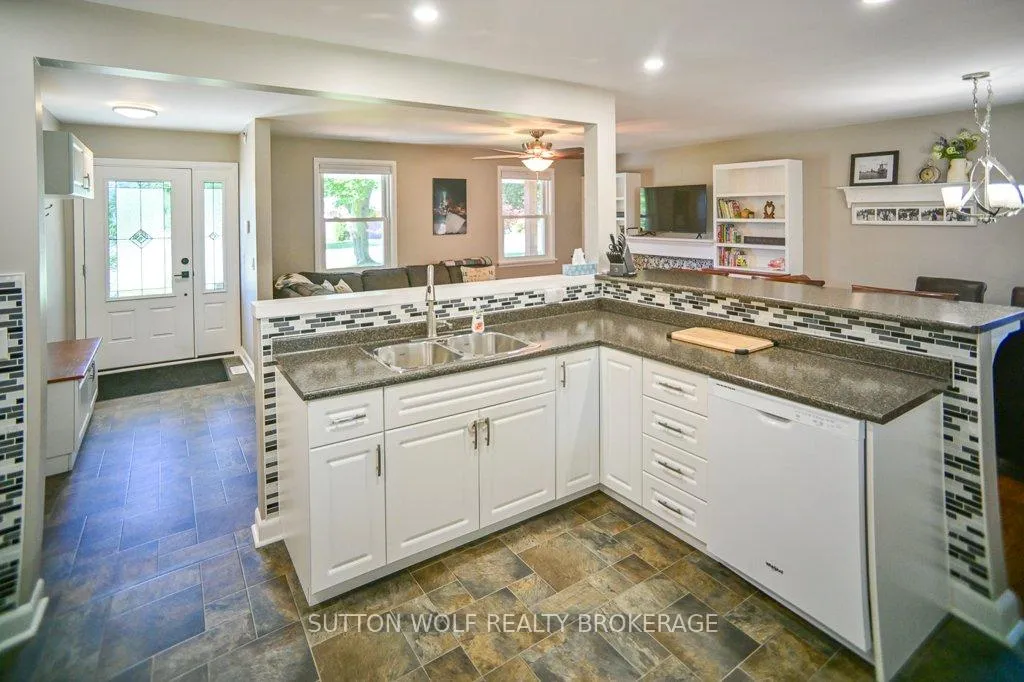 Photo 12 of 251 Front Street E, Strathroy-Caradoc, NE — HOMEH