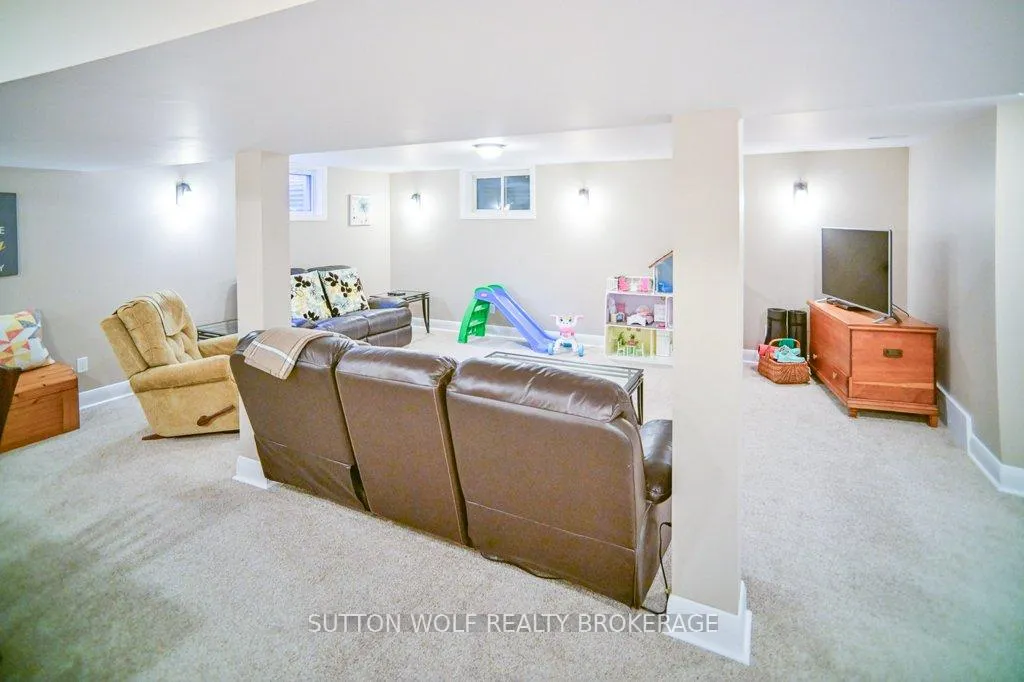 Photo 27 of 251 Front Street E, Strathroy-Caradoc, NE — HOMEH
