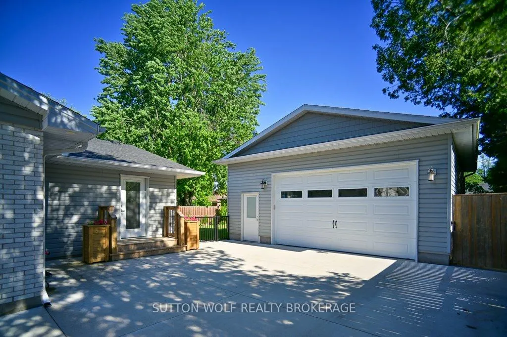 Photo 43 of 251 Front Street E, Strathroy-Caradoc, NE — HOMEH