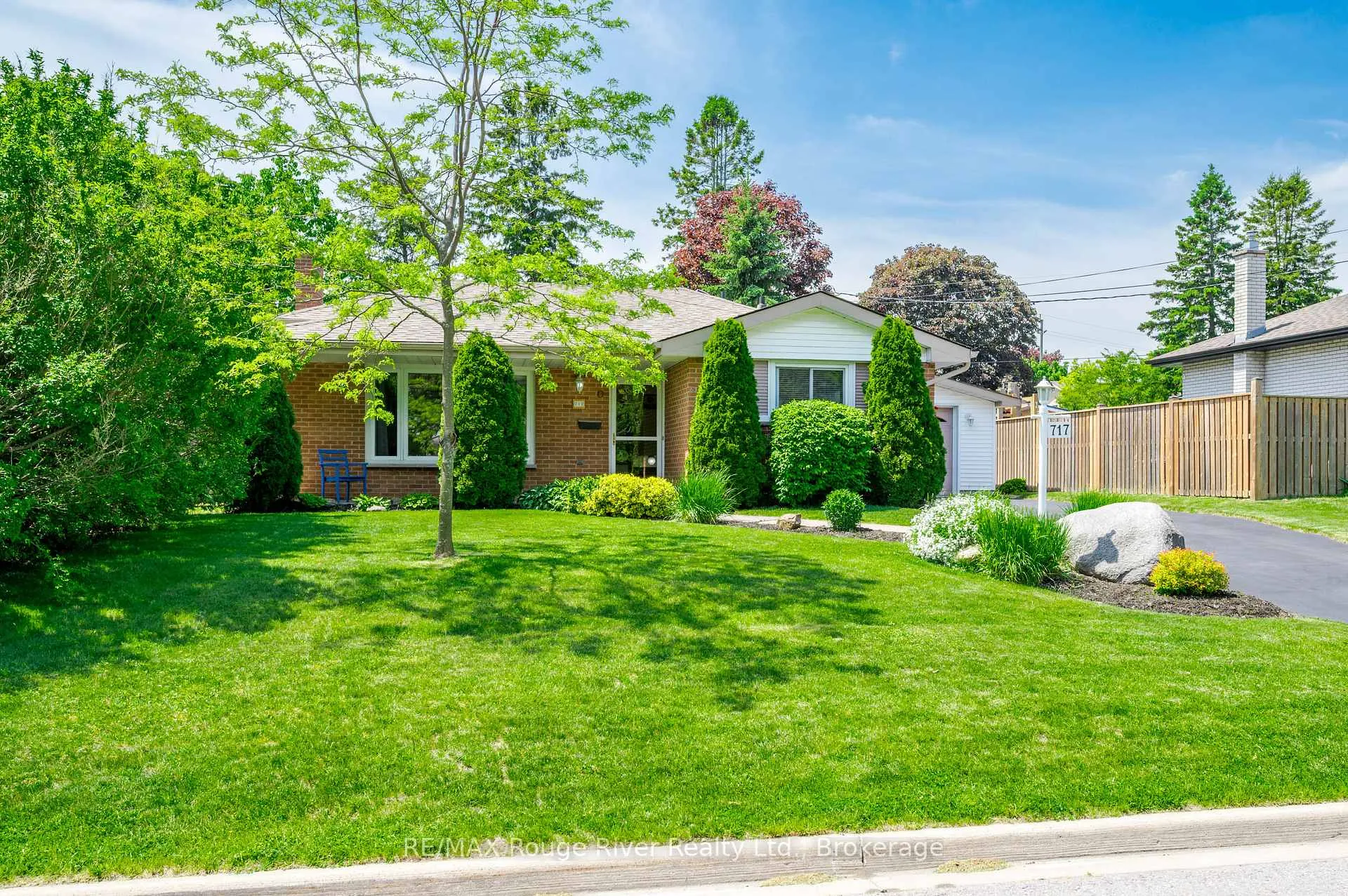 Photo 3 of 717 Spragge Crescent, Cobourg — HOMEH