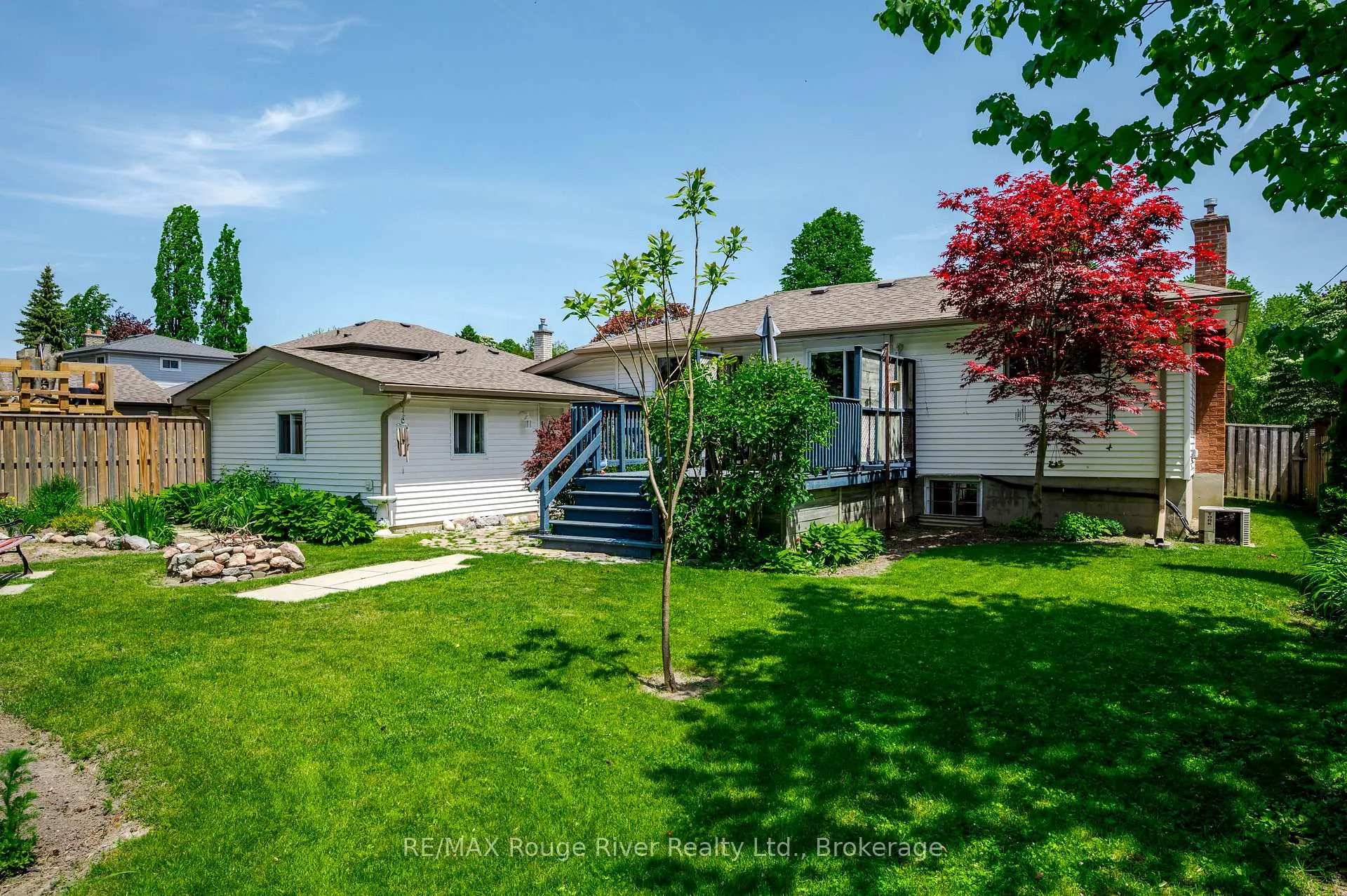 Photo 5 of 717 Spragge Crescent, Cobourg — HOMEH