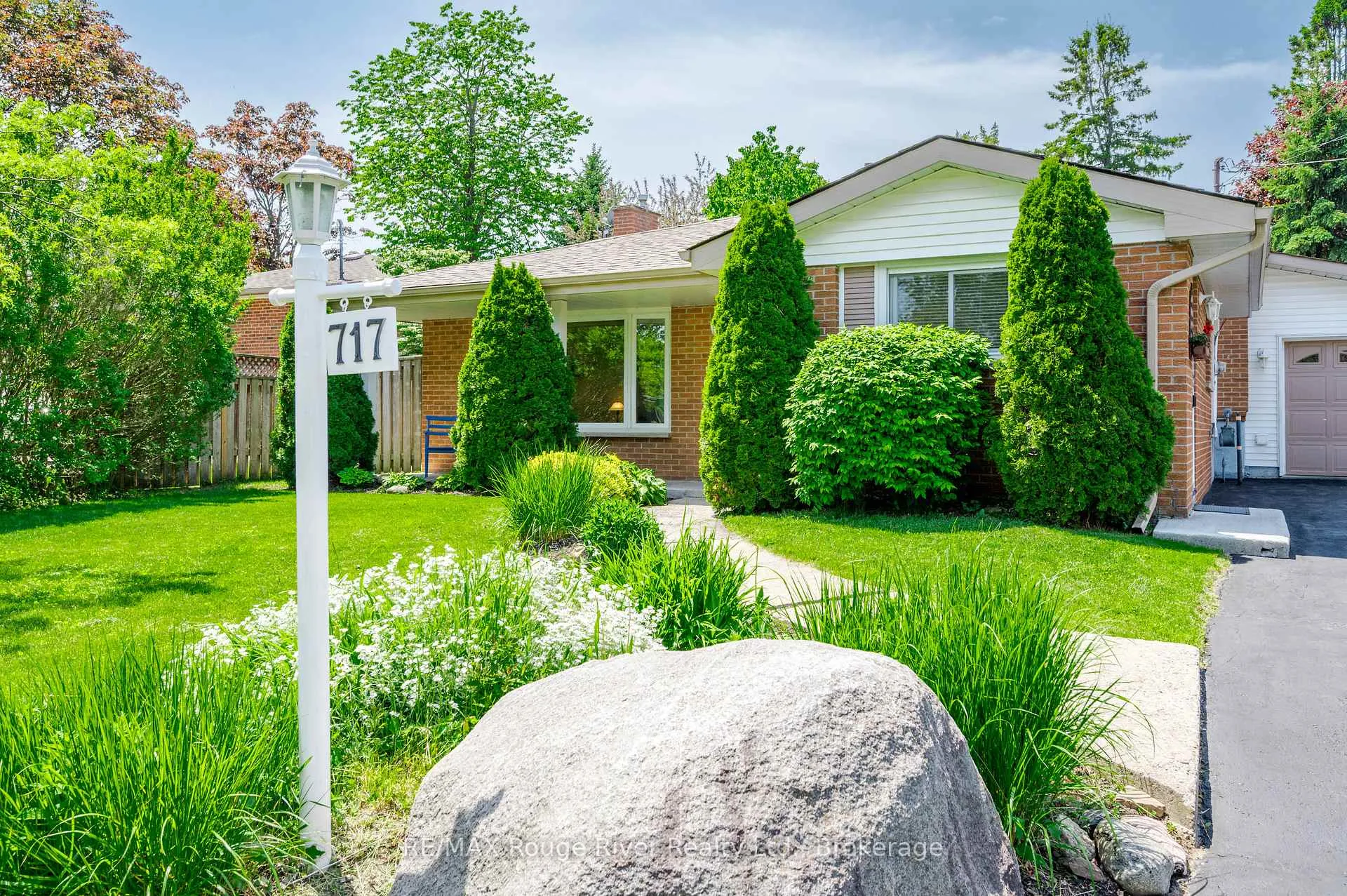Photo 7 of 717 Spragge Crescent, Cobourg — HOMEH