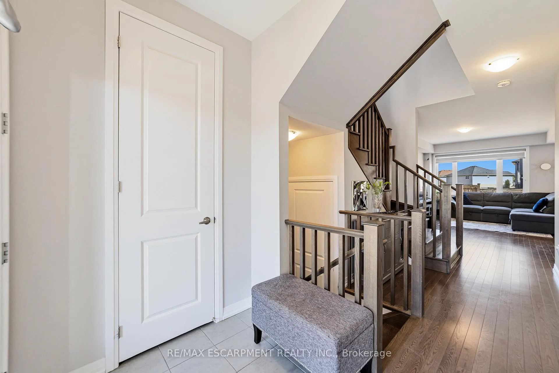 Photo 4 of 8 Pinnacle Court, Hamilton, Mount Hope — HOMEH