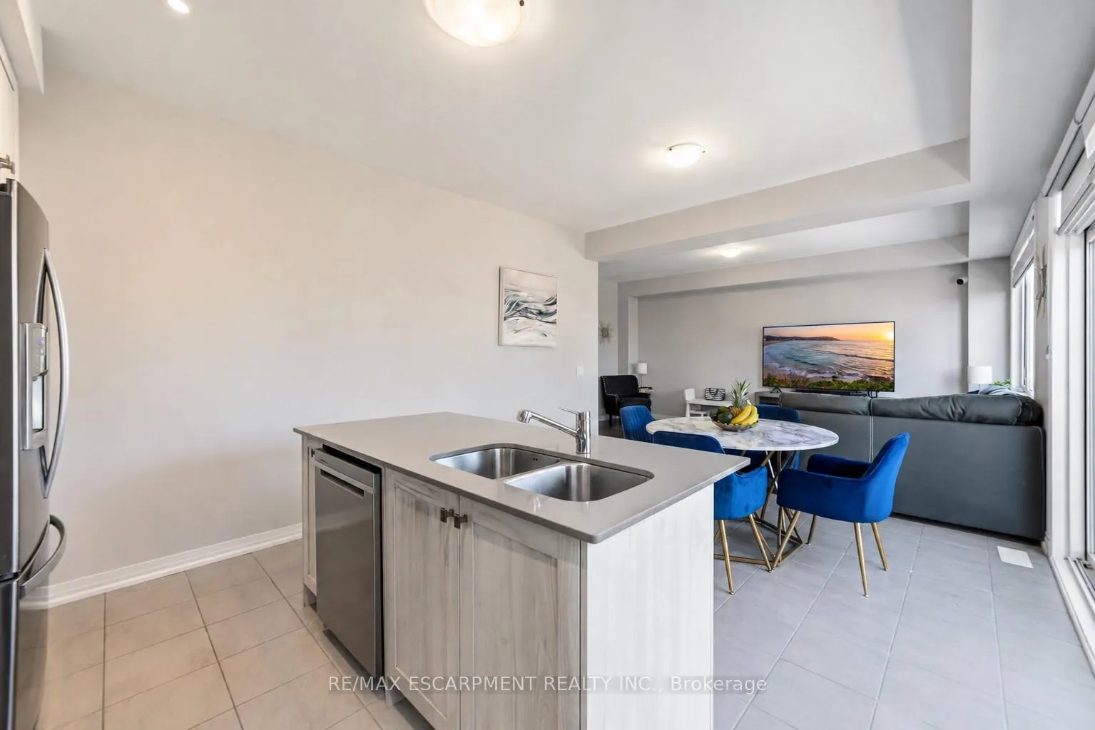 Photo 15 of 8 Pinnacle Court, Hamilton, Mount Hope — HOMEH
