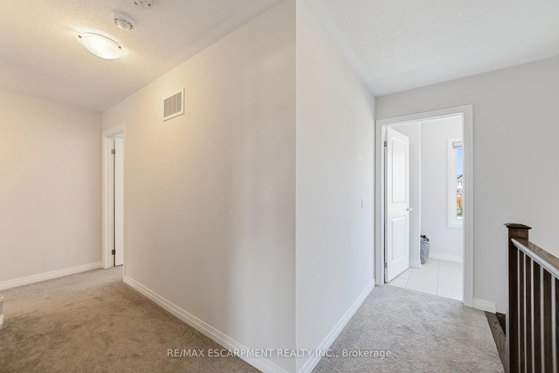 Photo 18 of 8 Pinnacle Court, Hamilton, Mount Hope — HOMEH