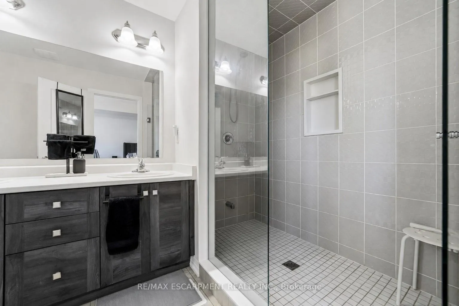 Photo 21 of 8 Pinnacle Court, Hamilton, Mount Hope — HOMEH