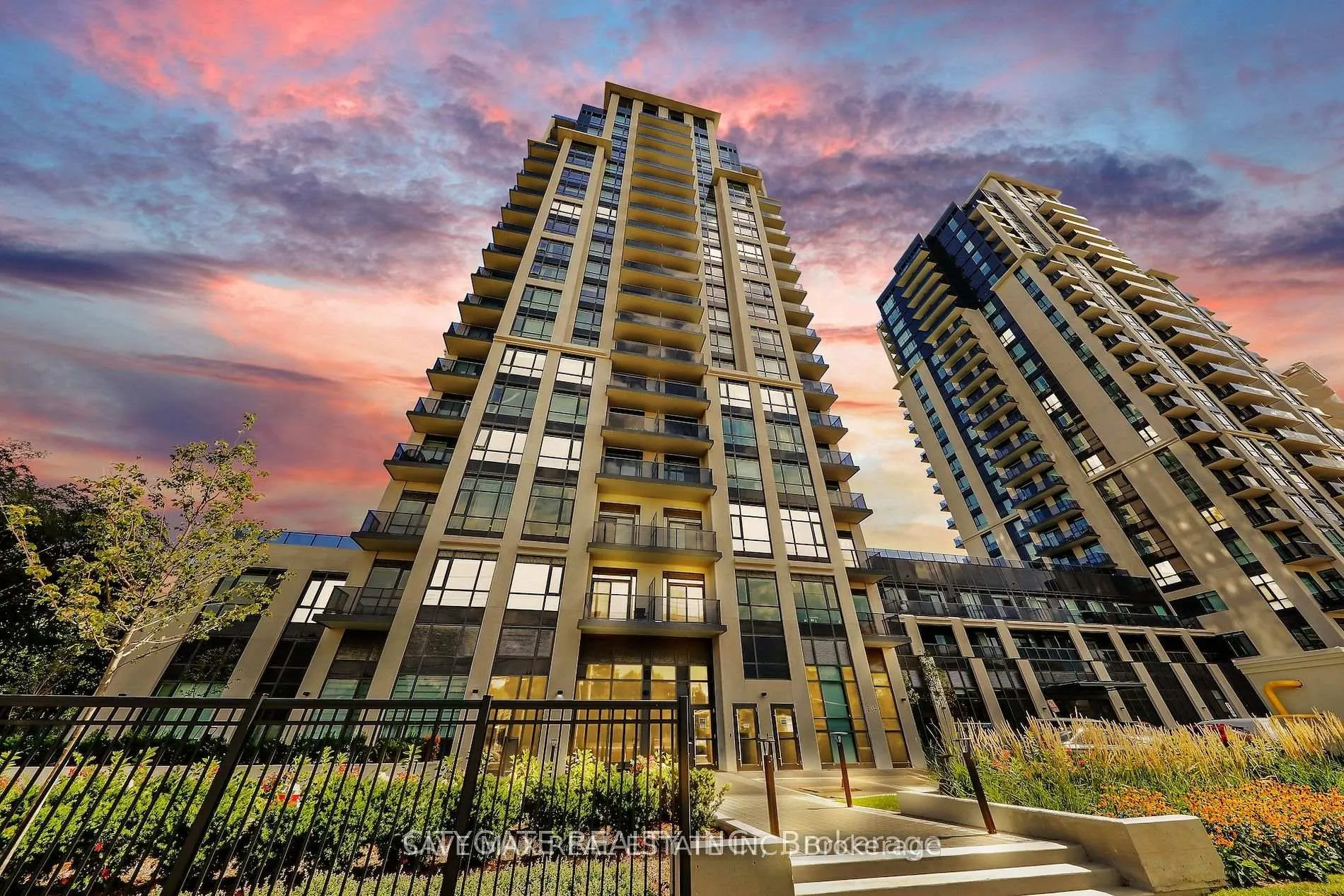 Front of Unit 2101, 202 Burnhamthorpe Road