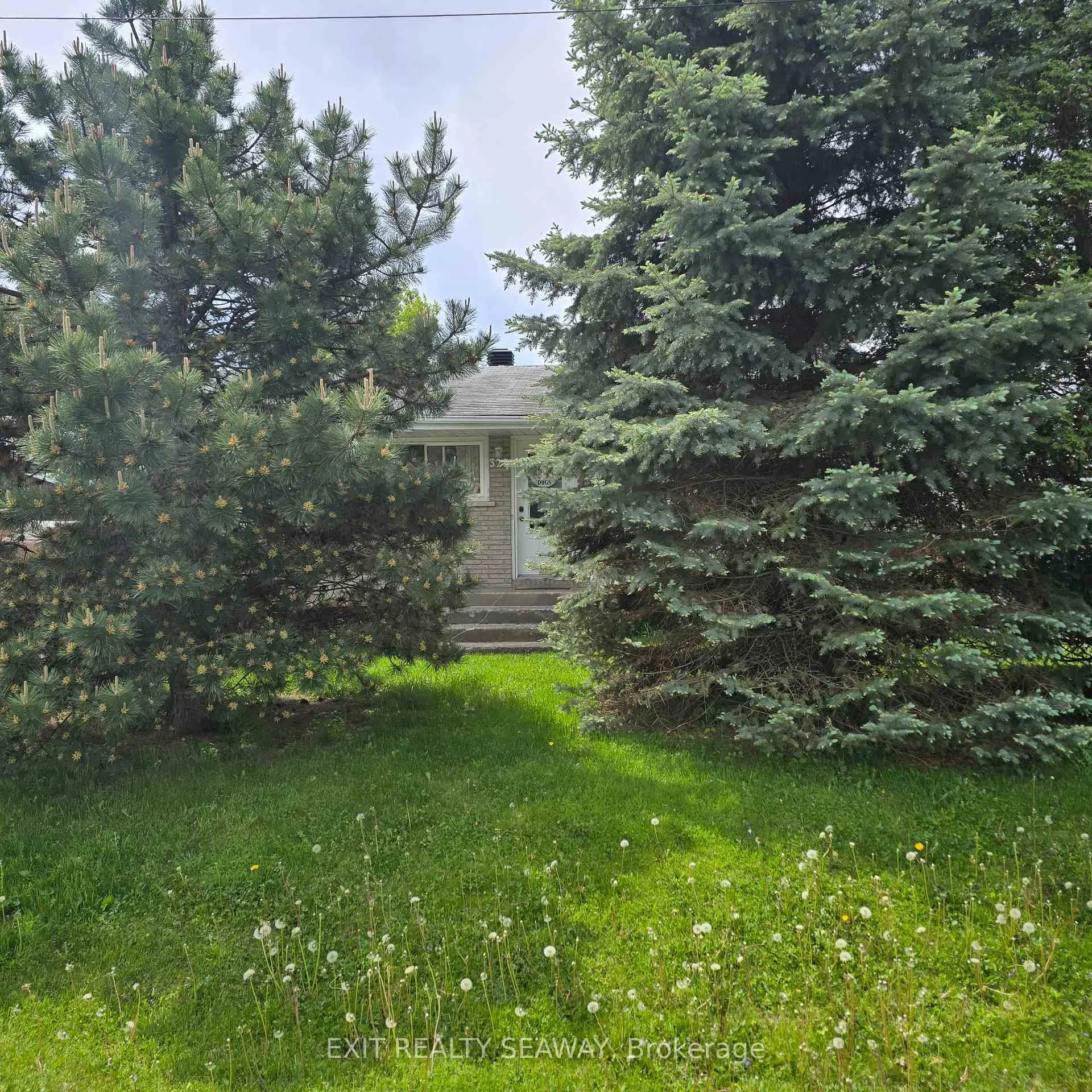 Photo 6 of 320 Balmoral Avenue, Cornwall — HOMEH