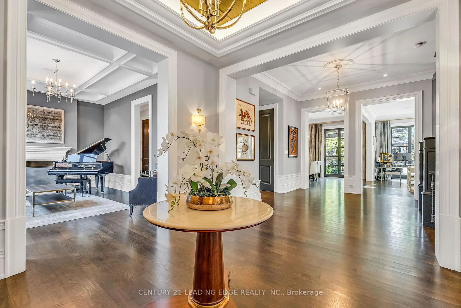 Photo 4 of 2 Nightfall Court, Vaughan, Kleinburg — HOMEH