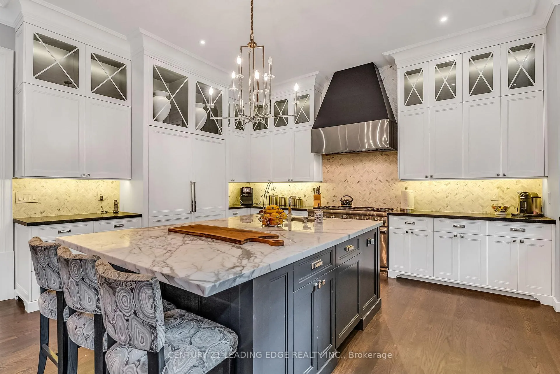 Photo 11 of 2 Nightfall Court, Vaughan, Kleinburg — HOMEH