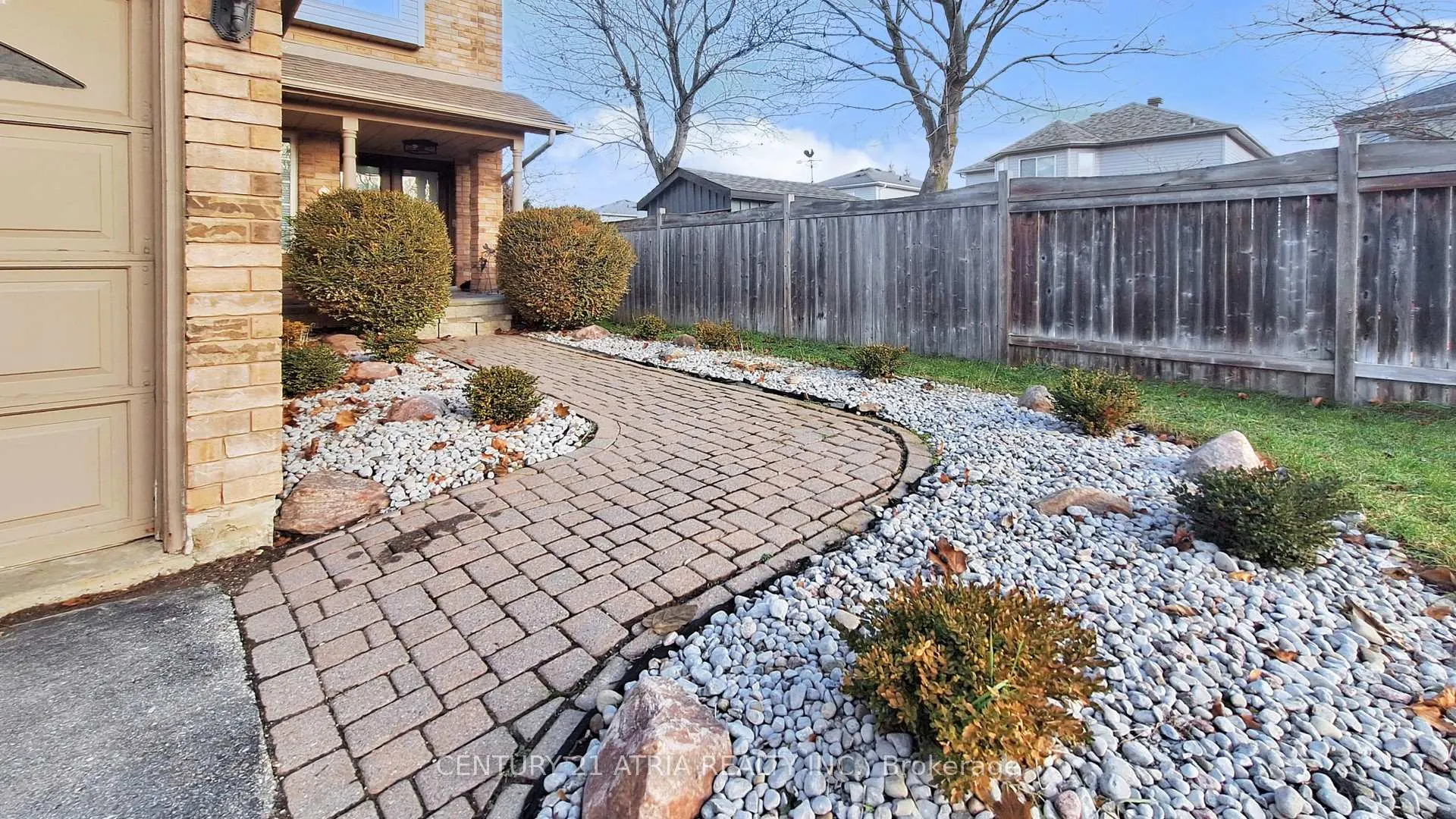 Photo 3 of 1166 Oriole Crescent, Innisfil, Alcona — HOMEH