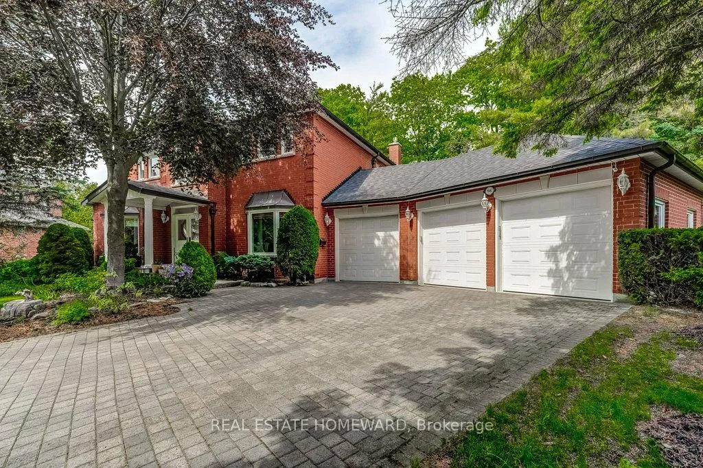 Photo 2 of 98 Woodview Drive, Pickering, Rougemount — HOMEH