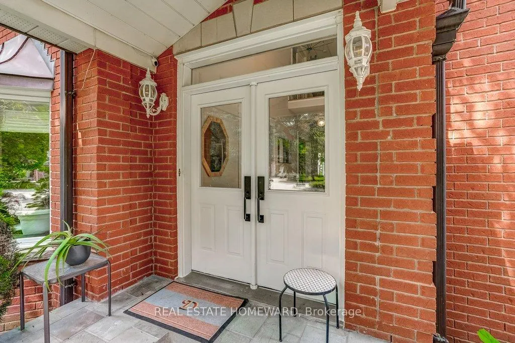 Photo 3 of 98 Woodview Drive, Pickering, Rougemount — HOMEH