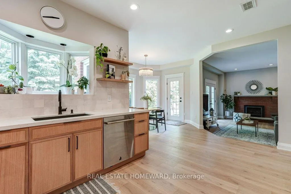 Photo 15 of 98 Woodview Drive, Pickering, Rougemount — HOMEH